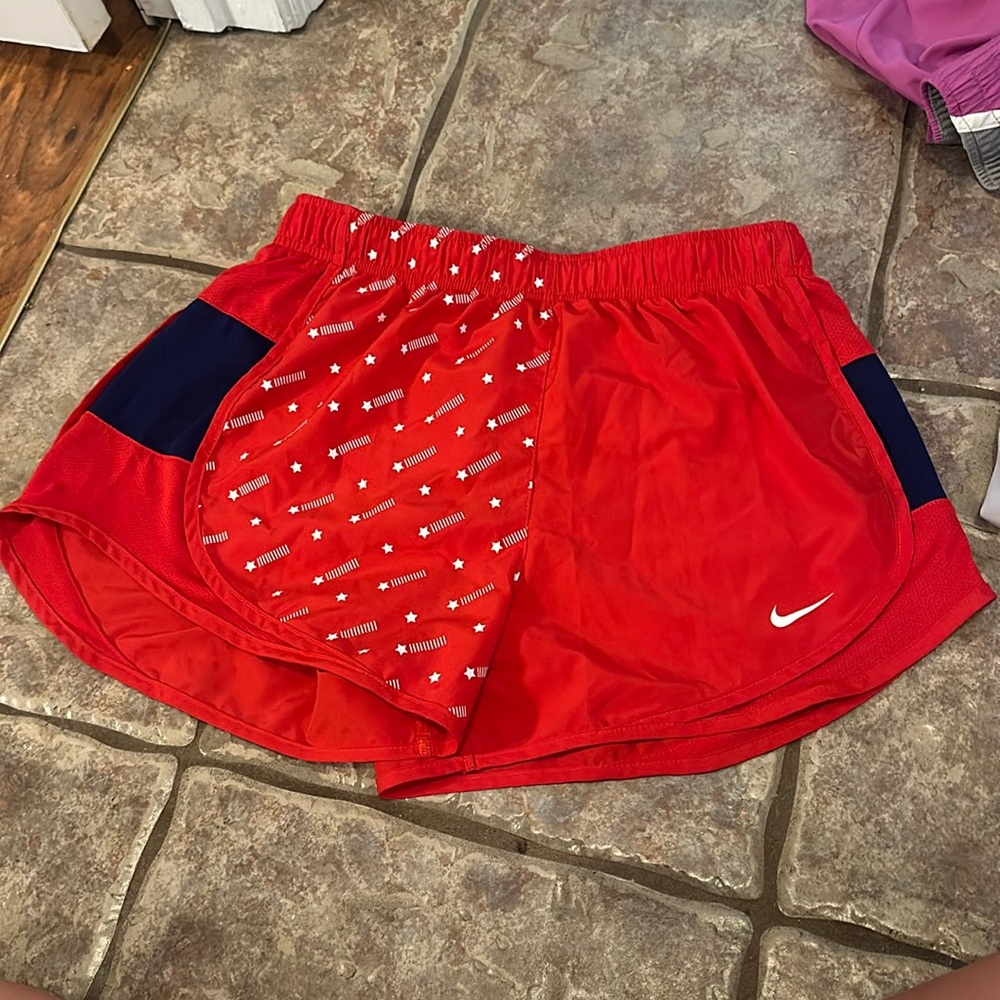 NIKE SHORTS